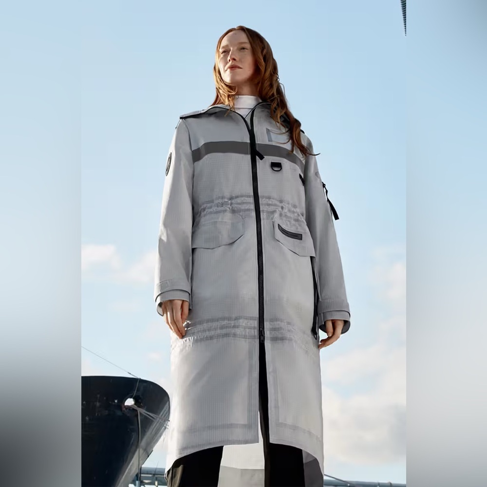 Canada Goose ladies rain jacket xs but fits like a medium